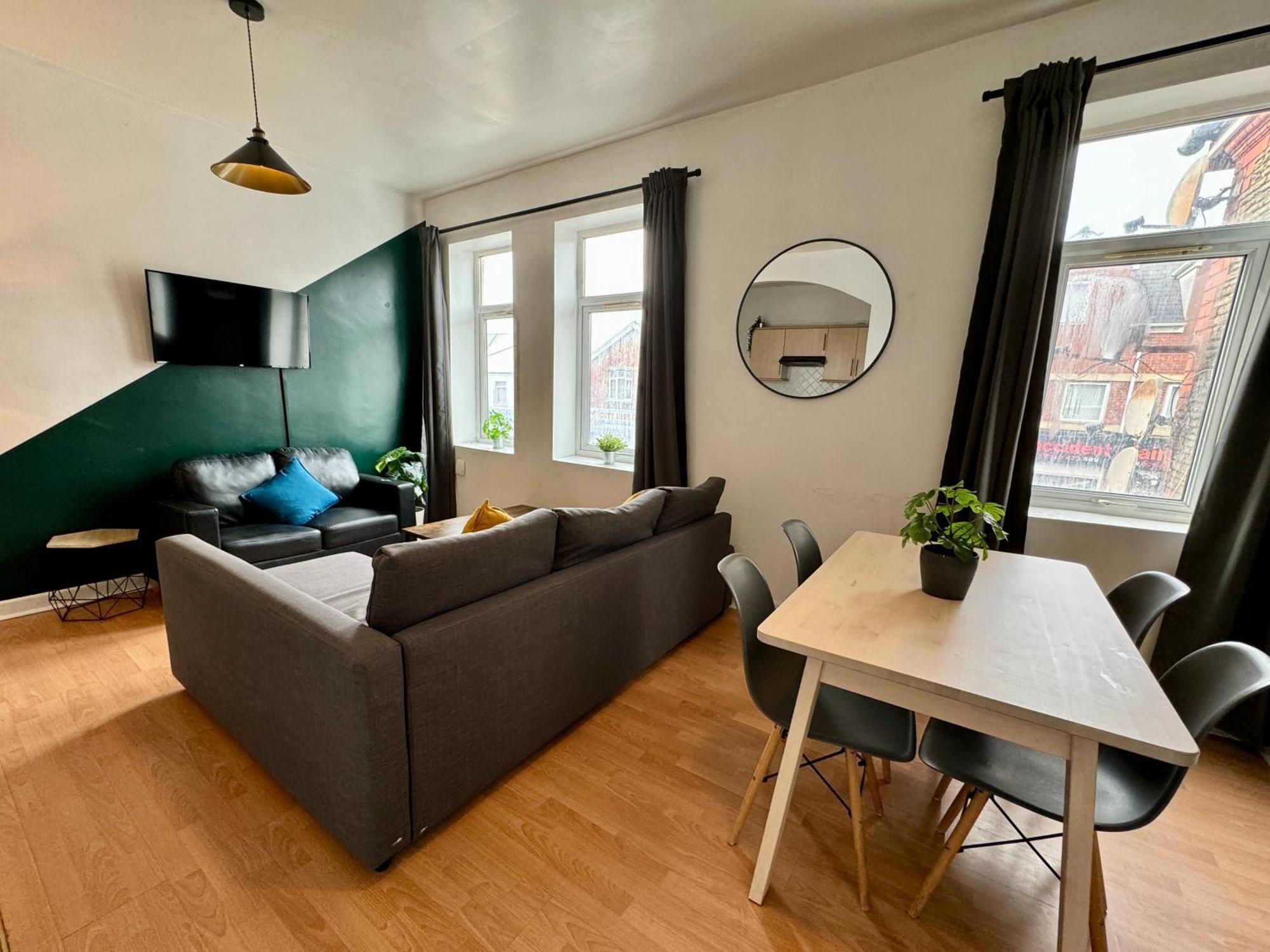 Space For Groups, 10 Mins From Queen St! Cardiff Ngoại thất bức ảnh
